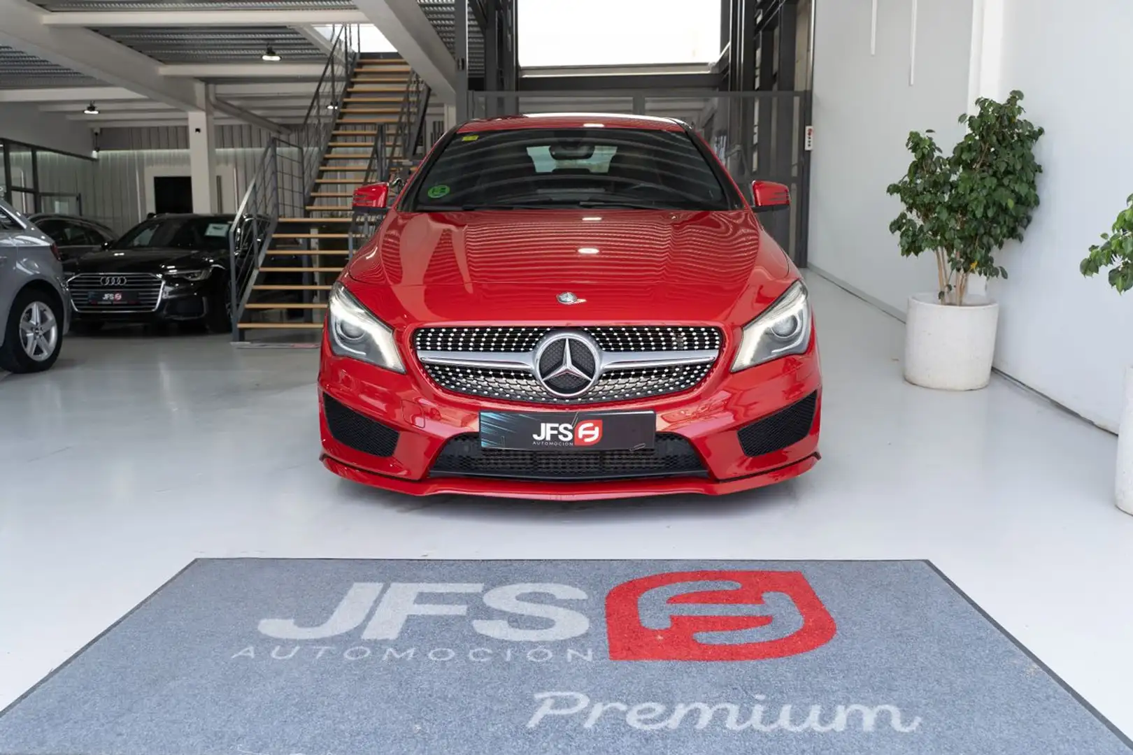 Mercedes-Benz CLA 200 200d Rojo - 2