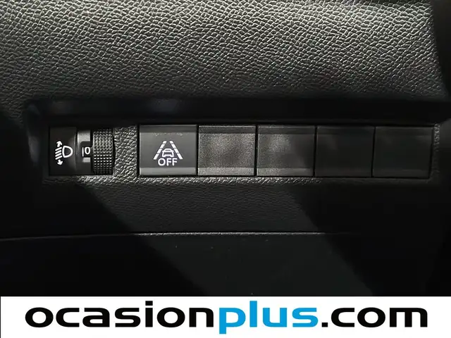 Peugeot 208 view 10