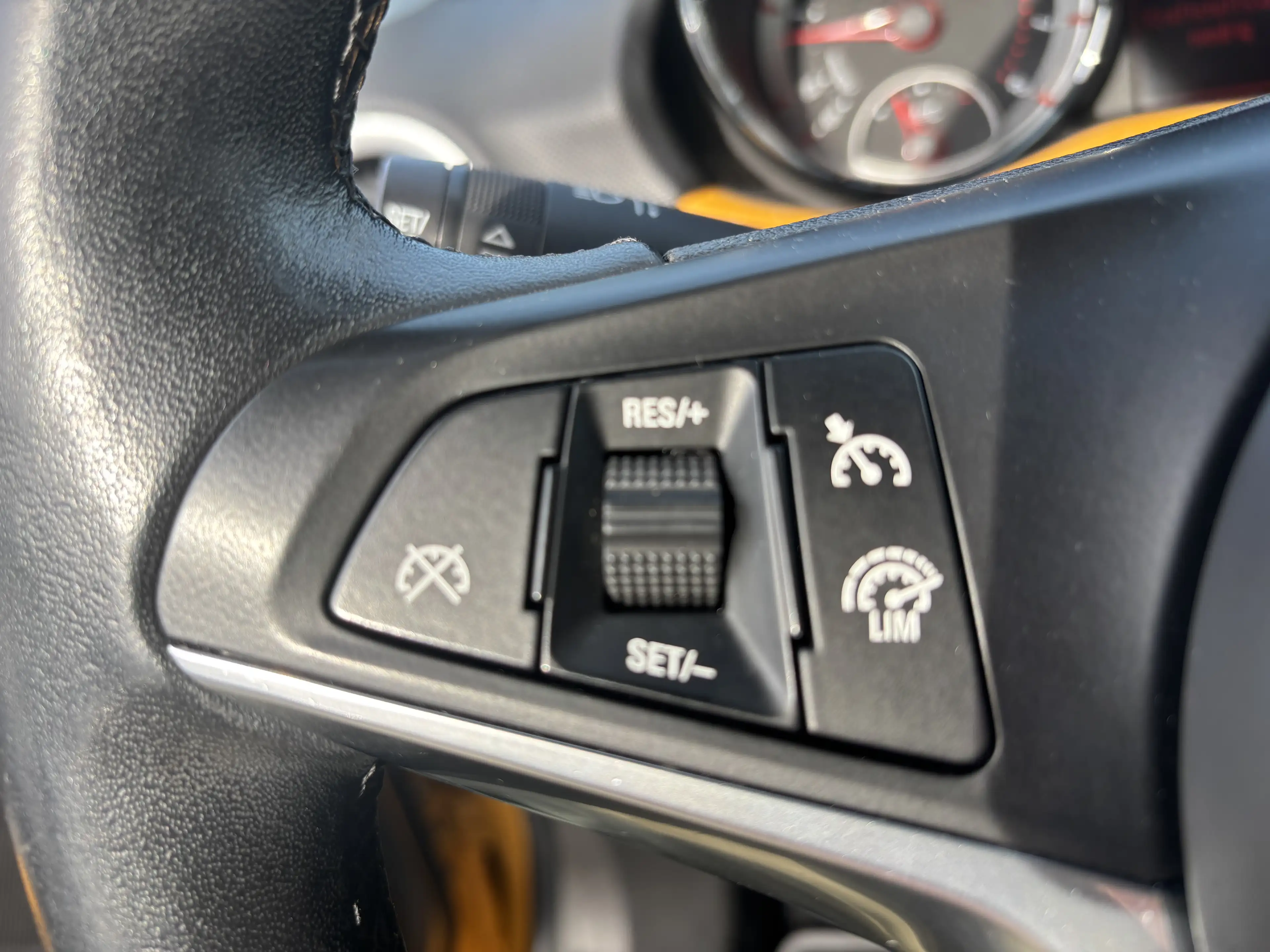Opel Adam Adam 1.0 Start/Stop Open Air Faltdach Sitzh Bluet — photo 13