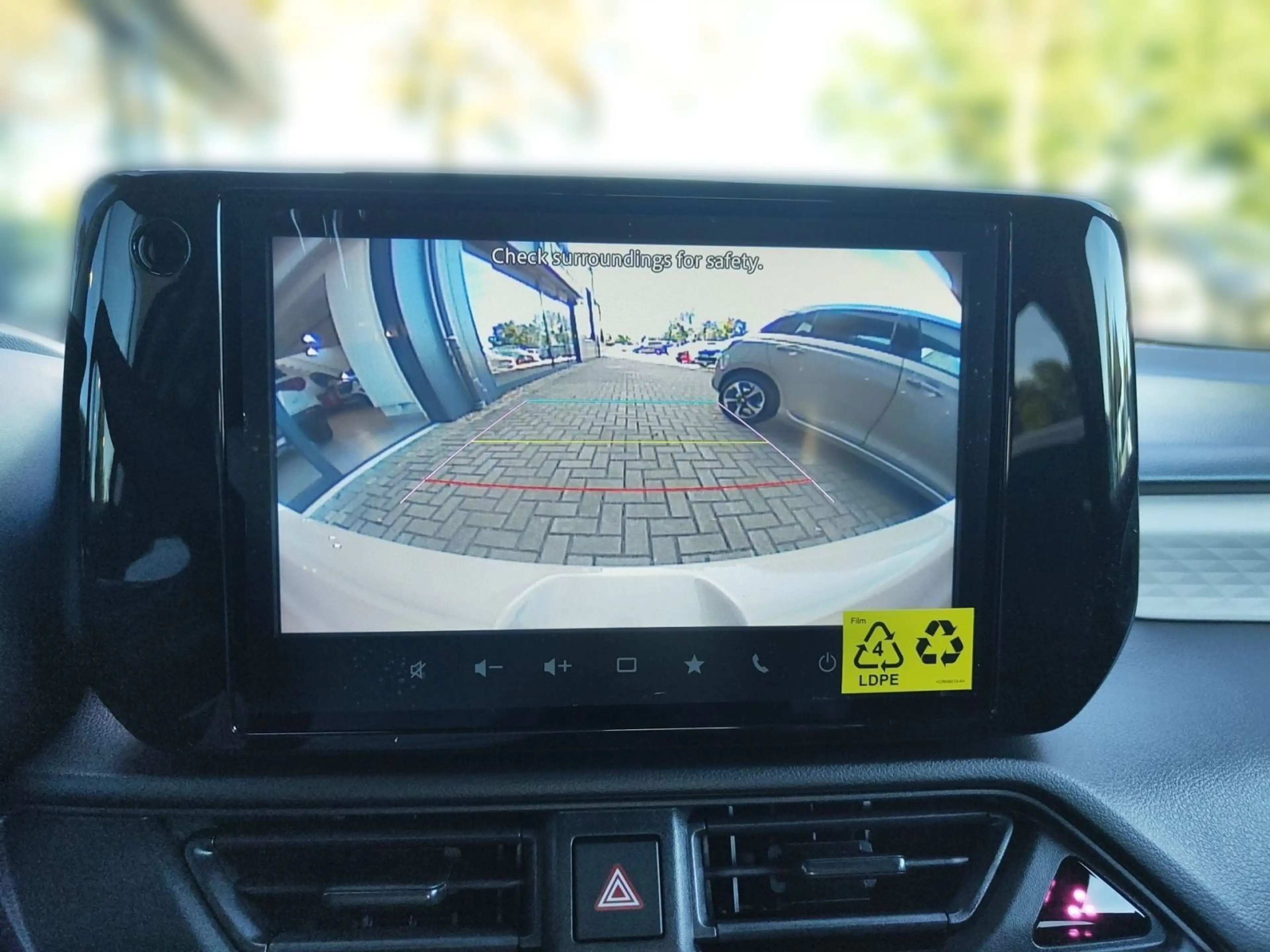 Suzuki Swift Comfort HYBRID LED+ACC+NAVI+KAMERA+SITZHZ+ — photo 9