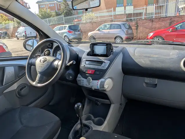 Toyota Aygo view 13