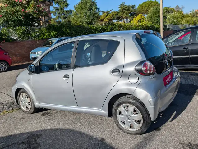 Toyota Aygo view 3