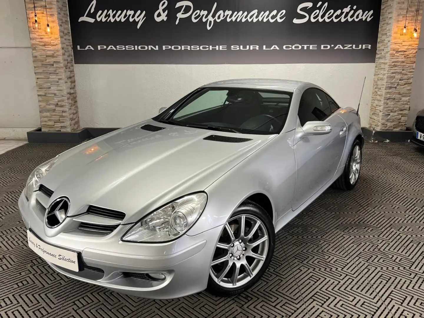 Mercedes-Benz SLK 200 163ch - 95 000km - Etat exceptionnel - Suivi c Серебристый - 2