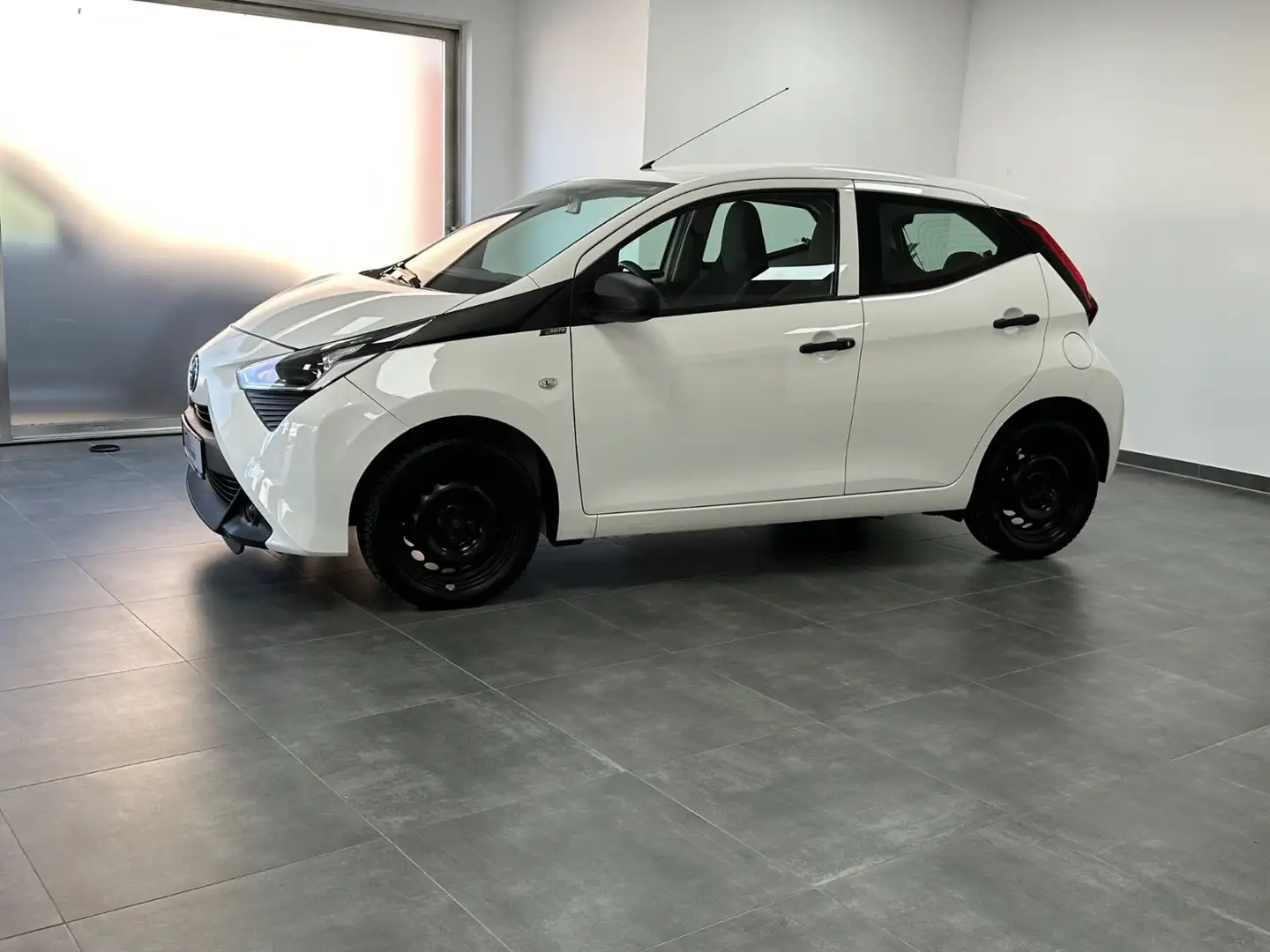 Toyota Aygo AYGO x Wit - 2