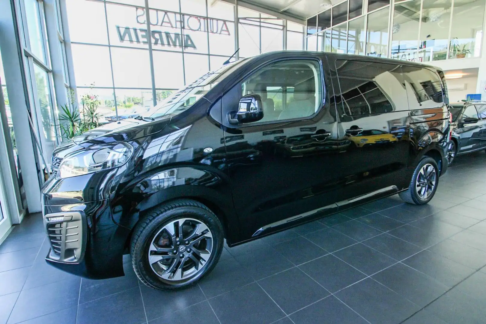 Opel Zafira Life Edition M 2.0/Assistenz/HUD/SHZ/Navi Zwart - 1