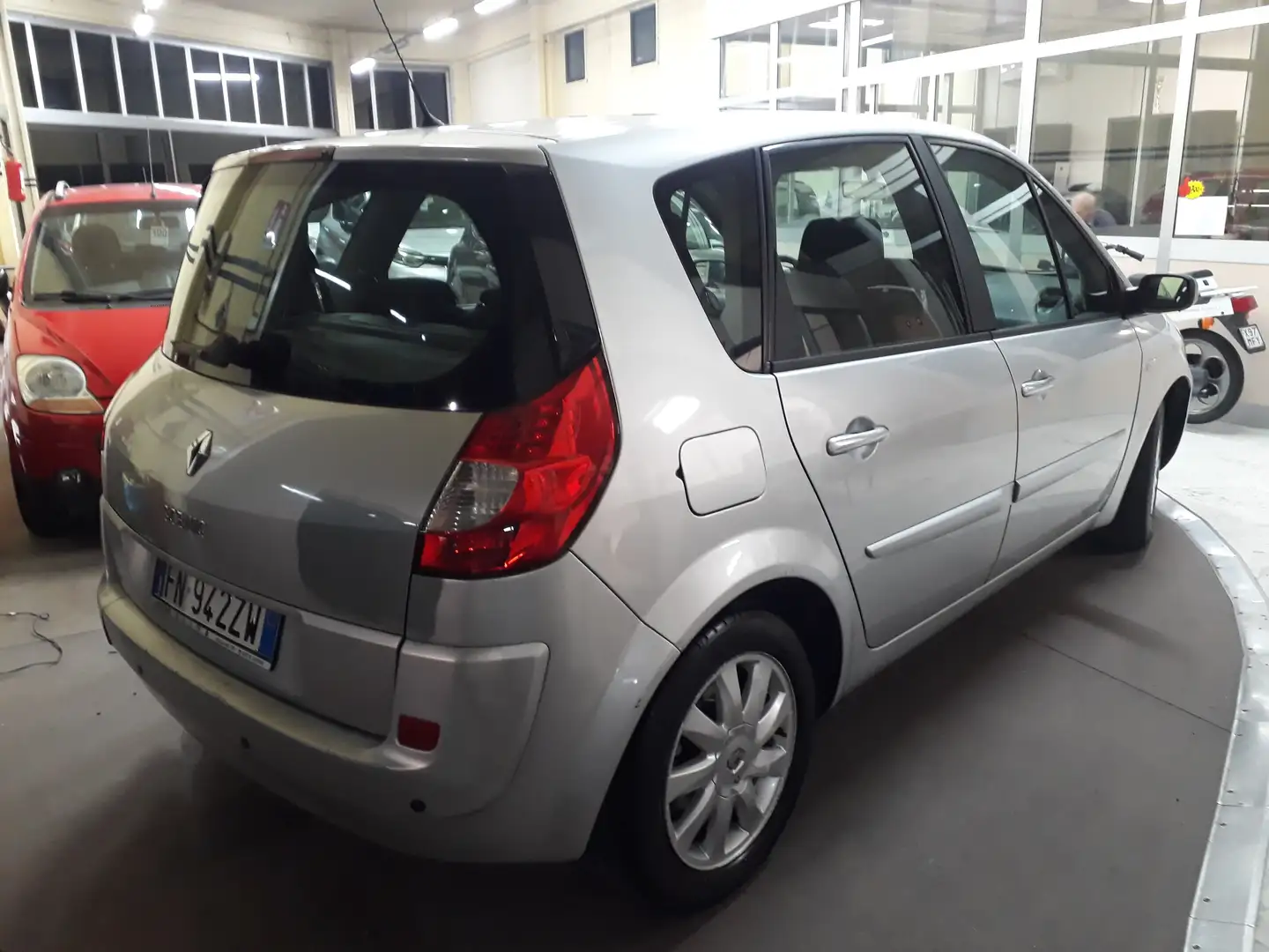 Renault Scenic Scenic 1.5 dci Serie Speciale Dynamique Silber - 2