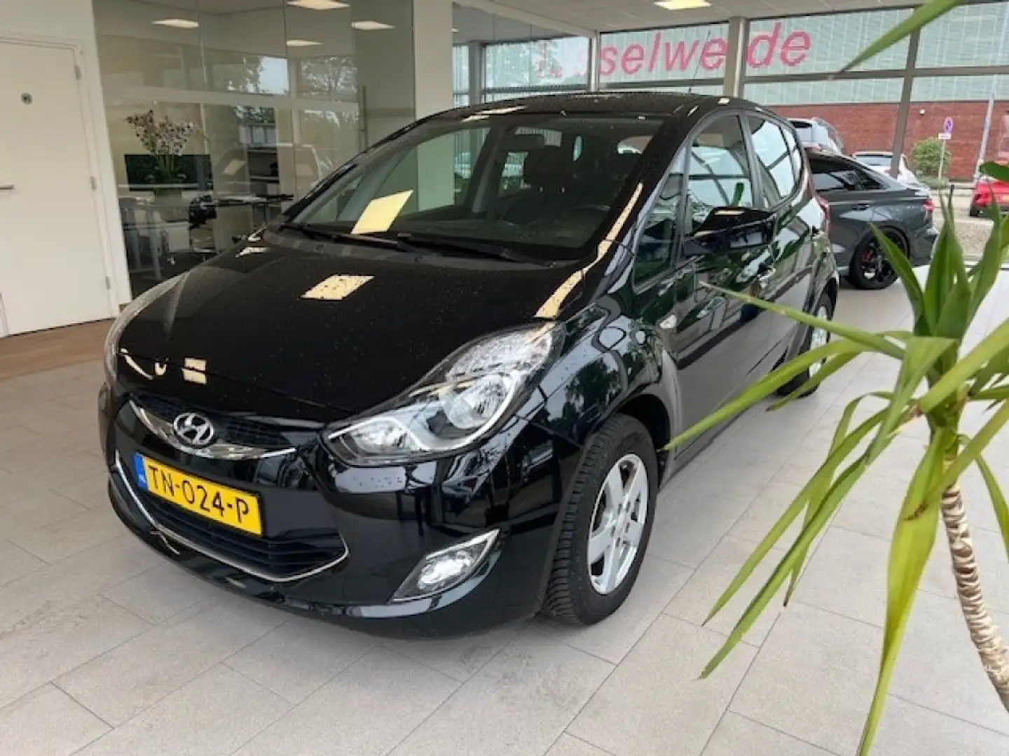 Hyundai iX20 1.4i i-Drive Airco. Zwart - 1