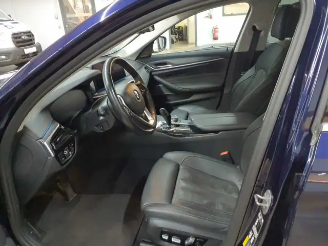 BMW 5 Series view 7