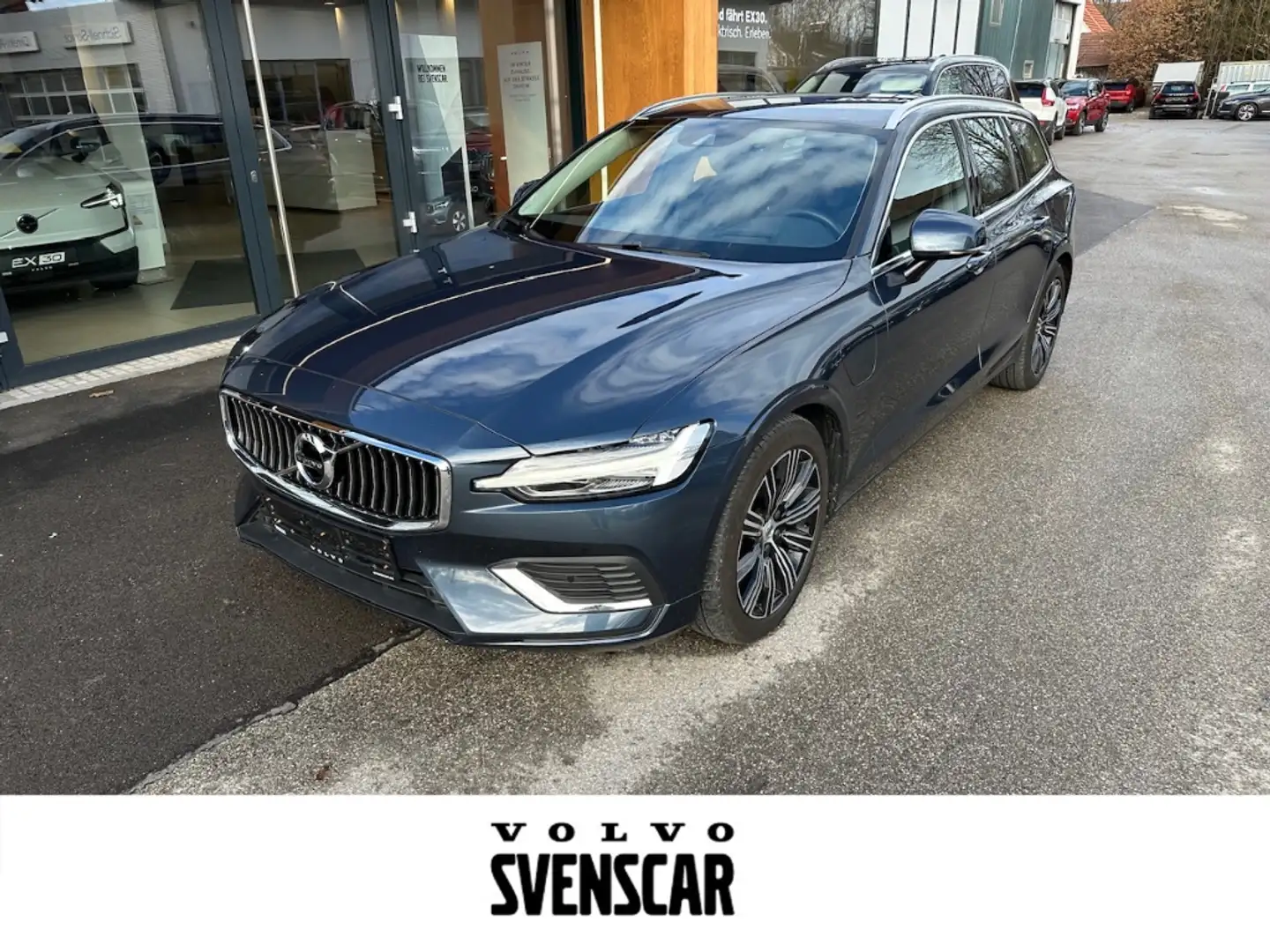 Volvo V60 T6 AWD Inscription Expression Recharge Plug-In Hyb Blauw - 1