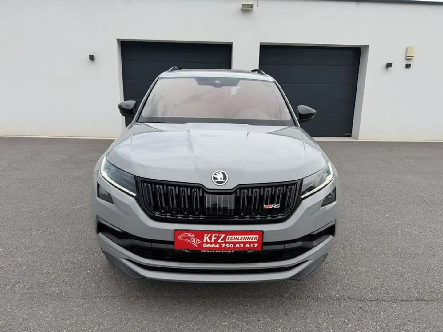 Skoda Kodiaq 2.0 BiTDI RS 4x4/MEGA VOLL!! Grau - 2