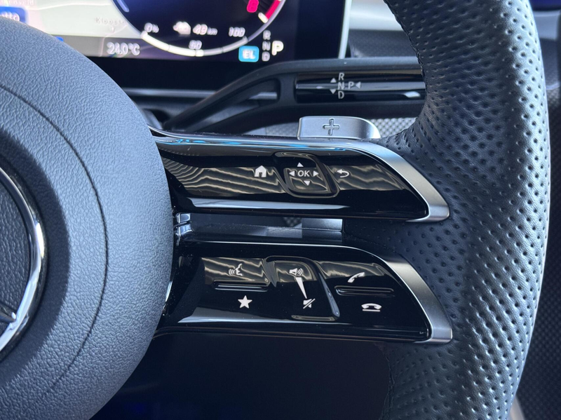 Mercedes-Benz C 300 e AMG Line — photo 27
