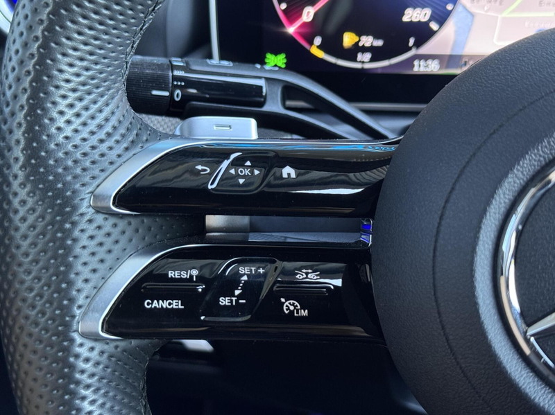 Mercedes-Benz C 300 e AMG Line — photo 26