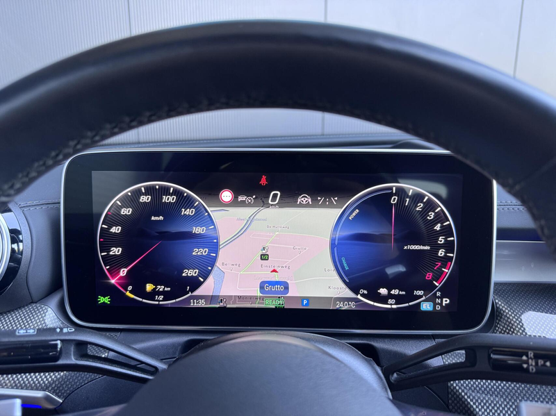 Mercedes-Benz C 300 e AMG Line — photo 4