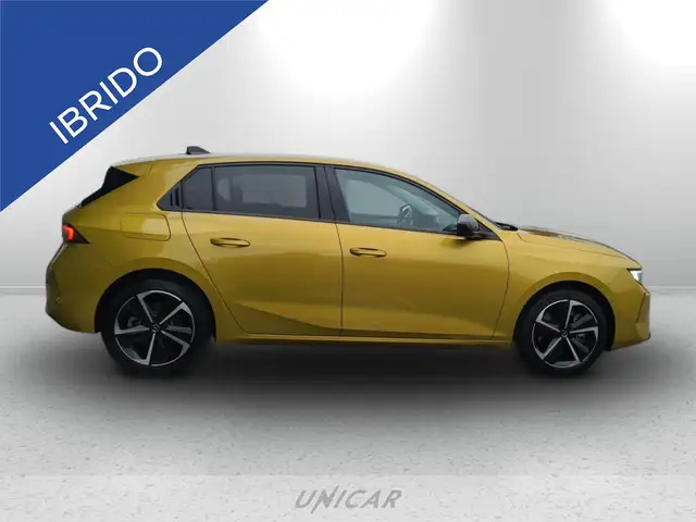 Opel Astra view 6