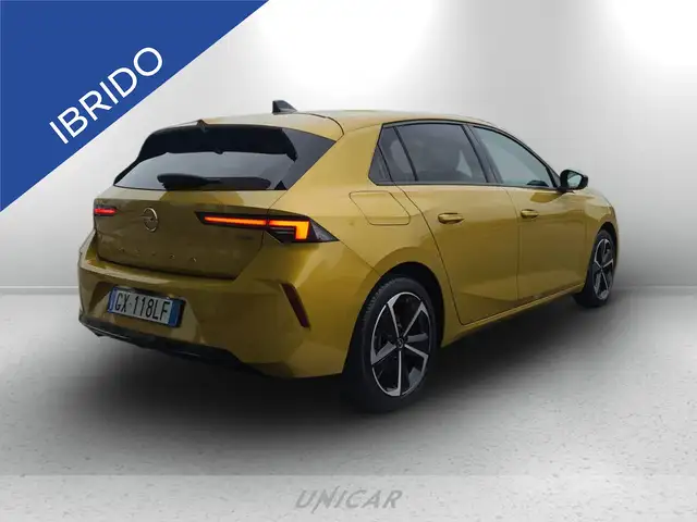 Opel Astra view 5