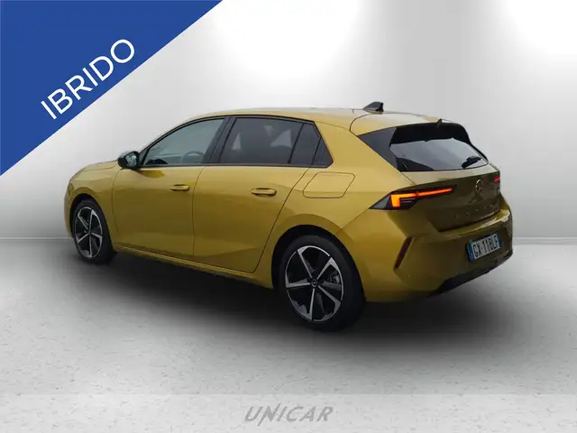 Opel Astra view 3