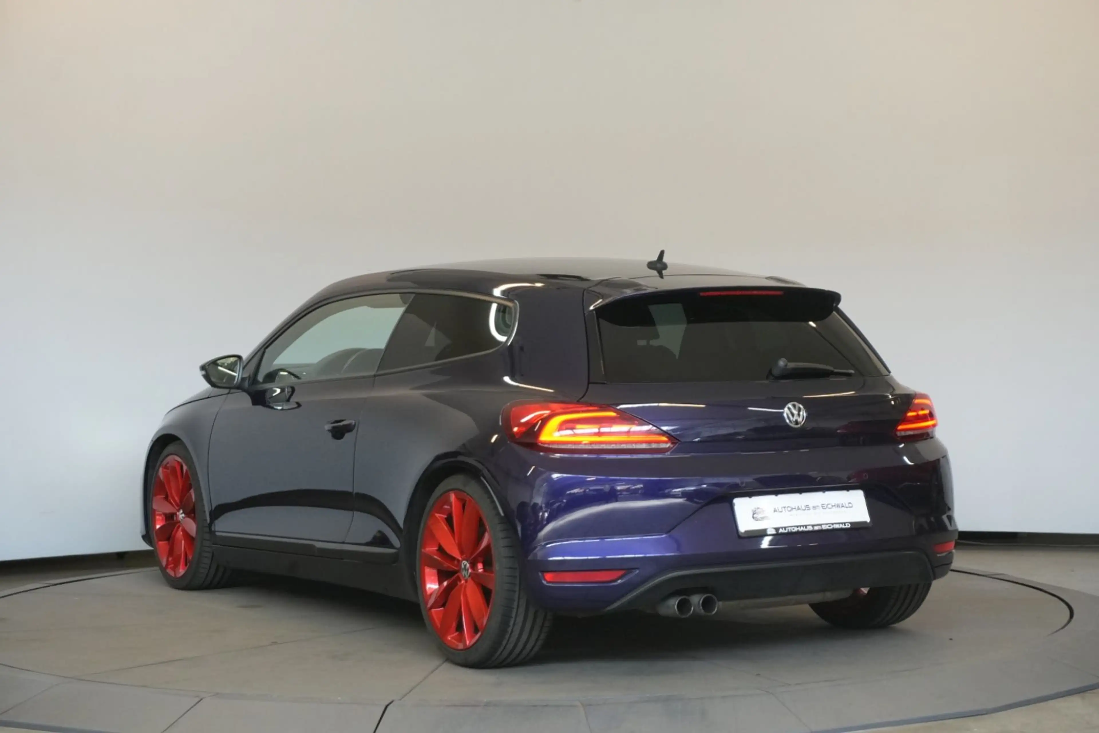 Volkswagen Scirocco 2.0 TSI BMT R-Line BiXenon PDC — photo 3