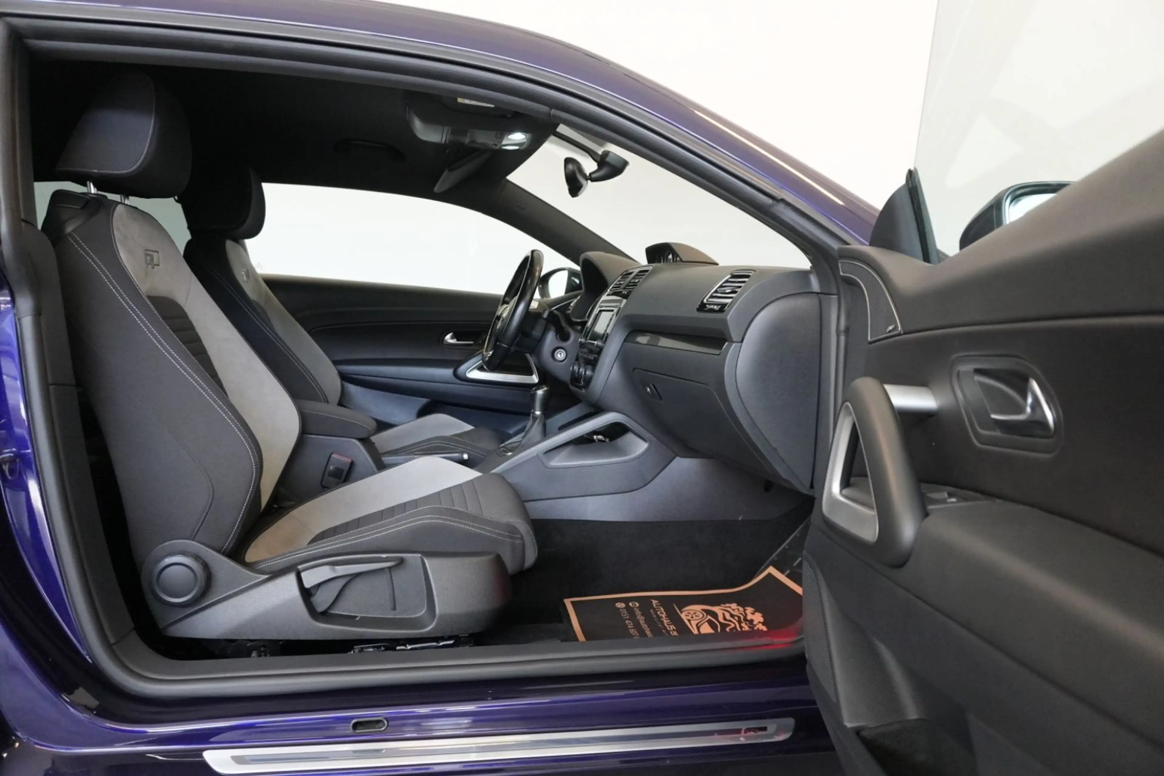Volkswagen Scirocco 2.0 TSI BMT R-Line BiXenon PDC — photo 15