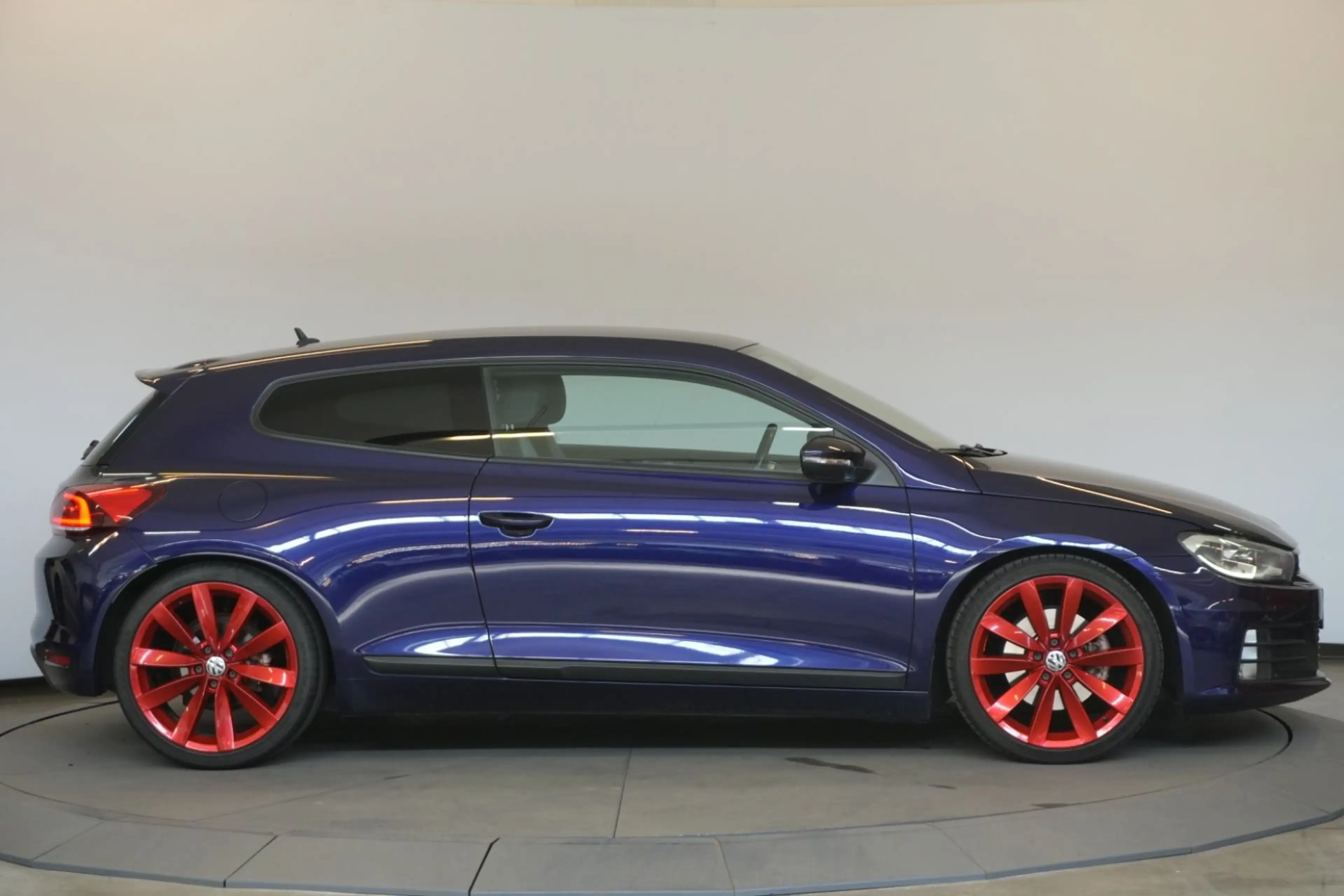 Volkswagen Scirocco 2.0 TSI BMT R-Line BiXenon PDC — photo 6
