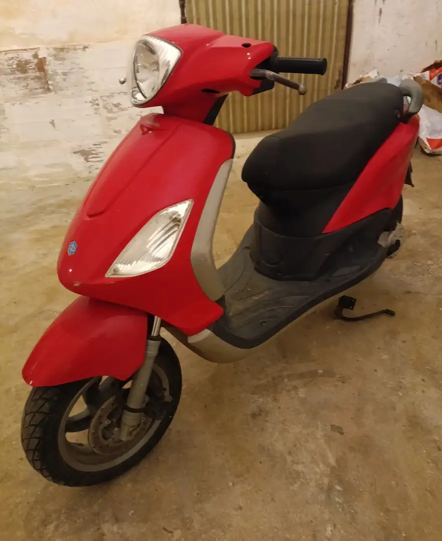 Piaggio Fly 50 Red - 2