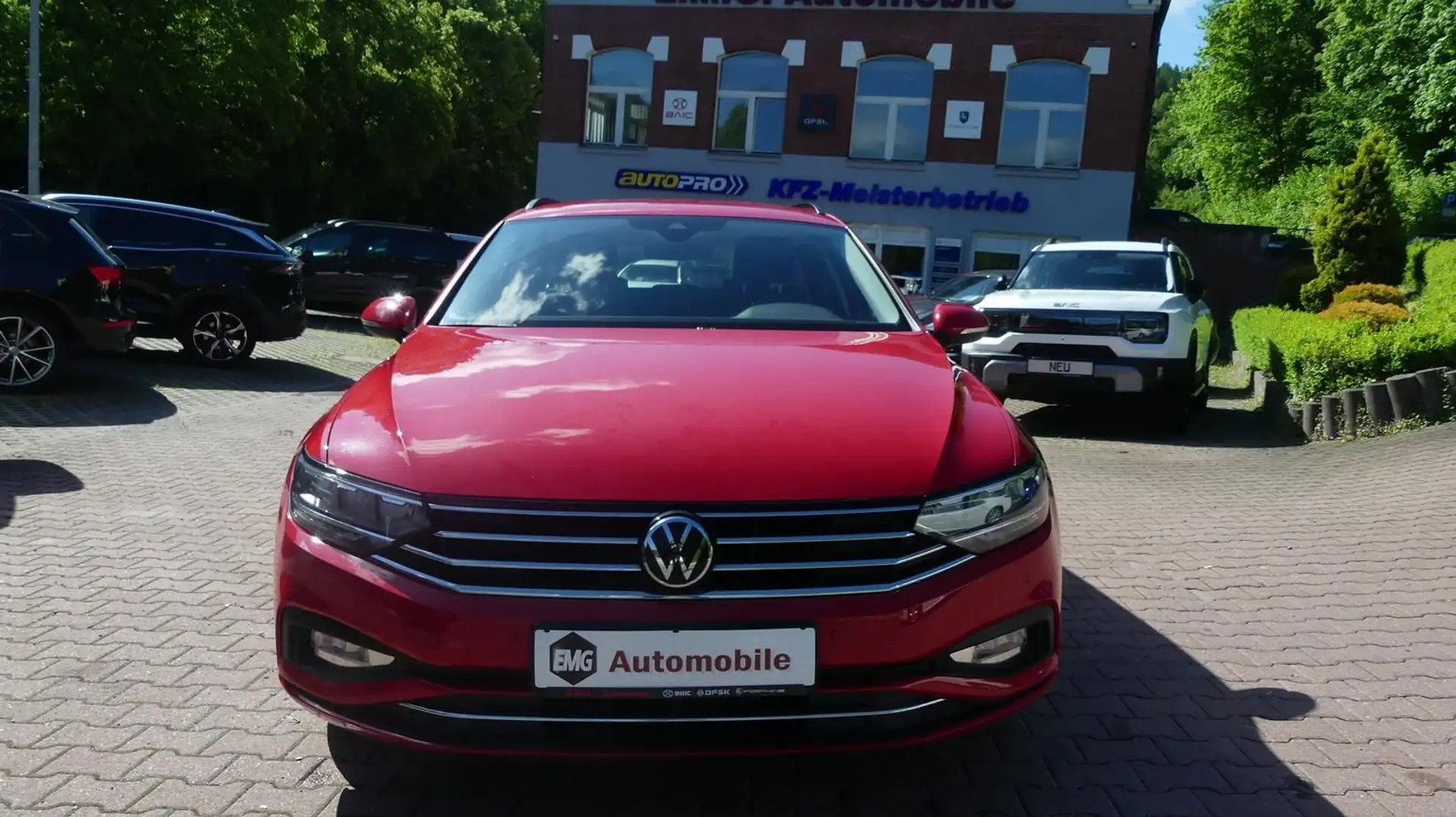 Volkswagen Passat Variant Passat*Business*SHZ*Massage*Kam*PDC*ACC*Navi*BT Rot - 2