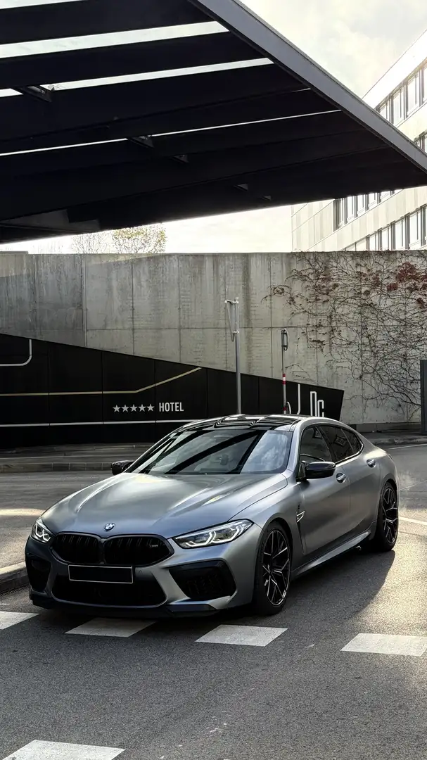 BMW M8 Competition Gran Coupe Grau - 1