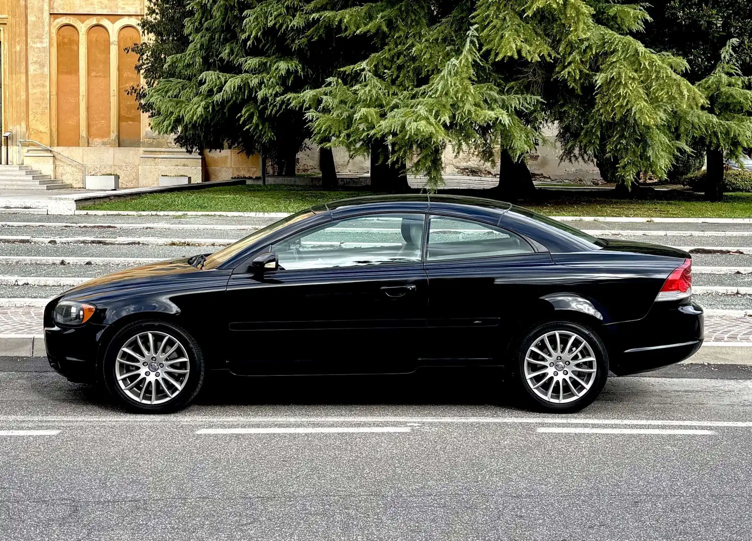 Volvo C70 2.4 Momentum 170cv - 1