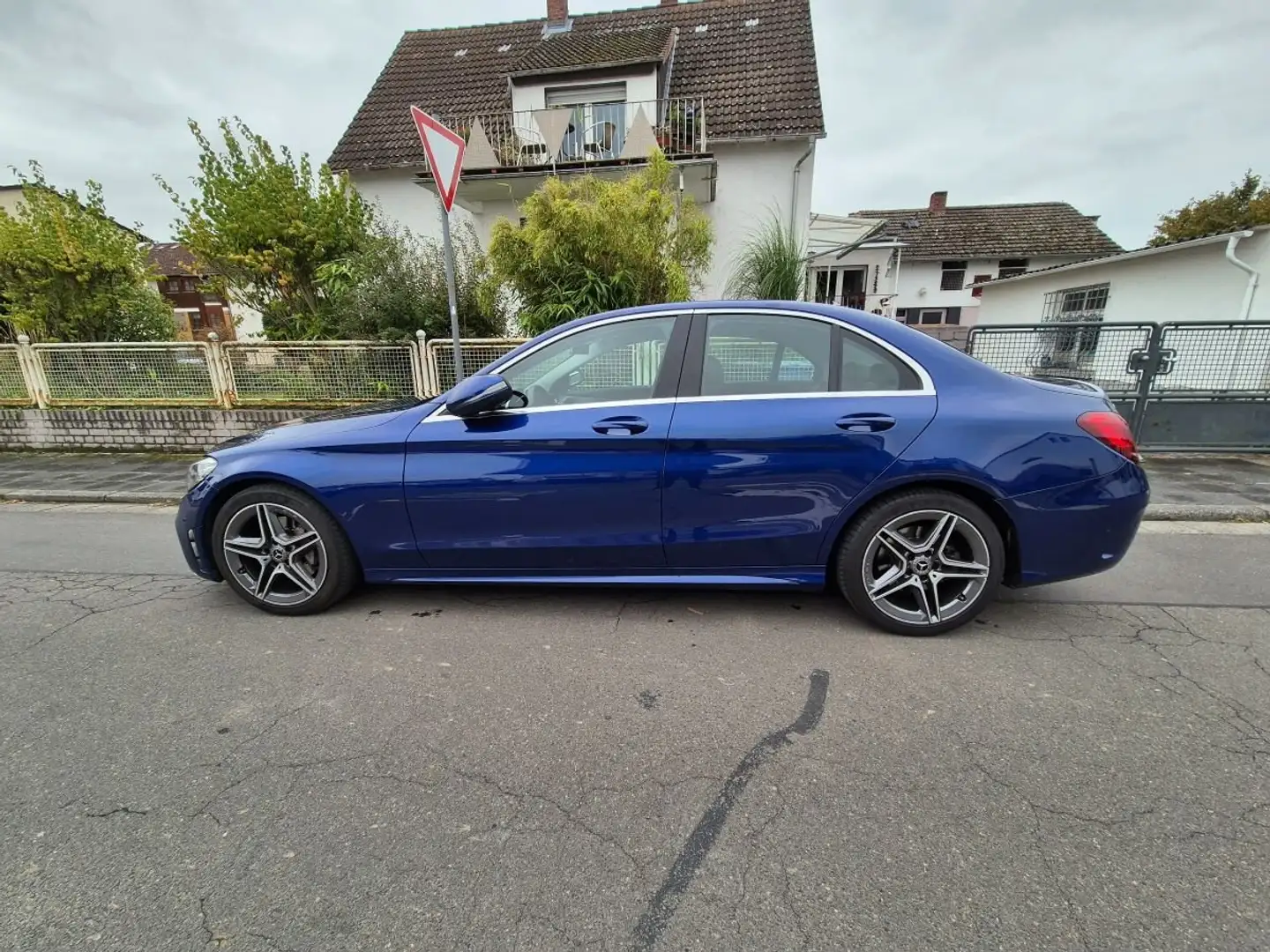 Mercedes-Benz C 220 C-Klasse Diesel d 9G-TRONIC AMG Line TÜV Neu Blau - 1