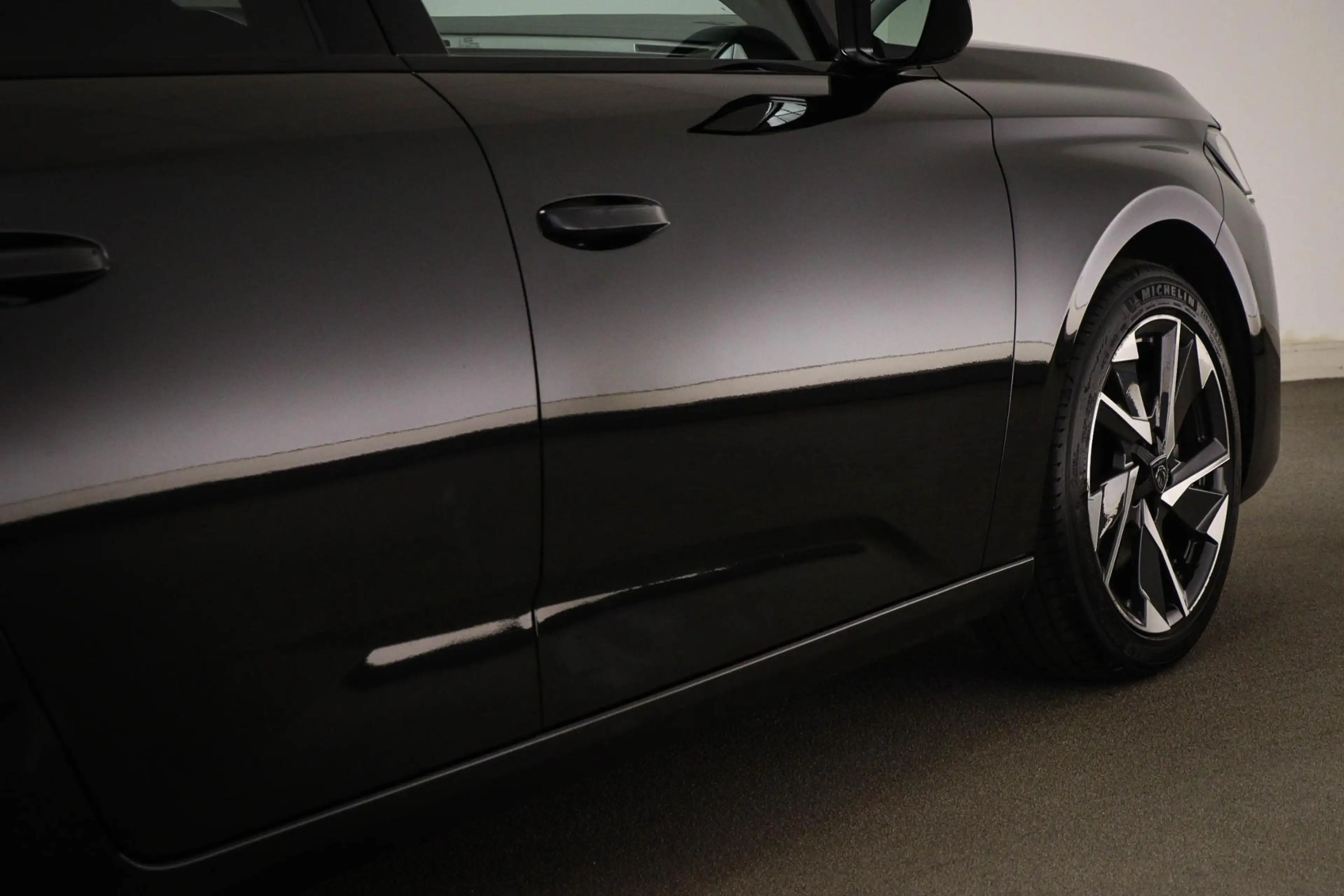 Peugeot 308 SW 1.2 Hybrid 136 e-DCS6 GT | LED | CLIMA | DAB | — photo 24