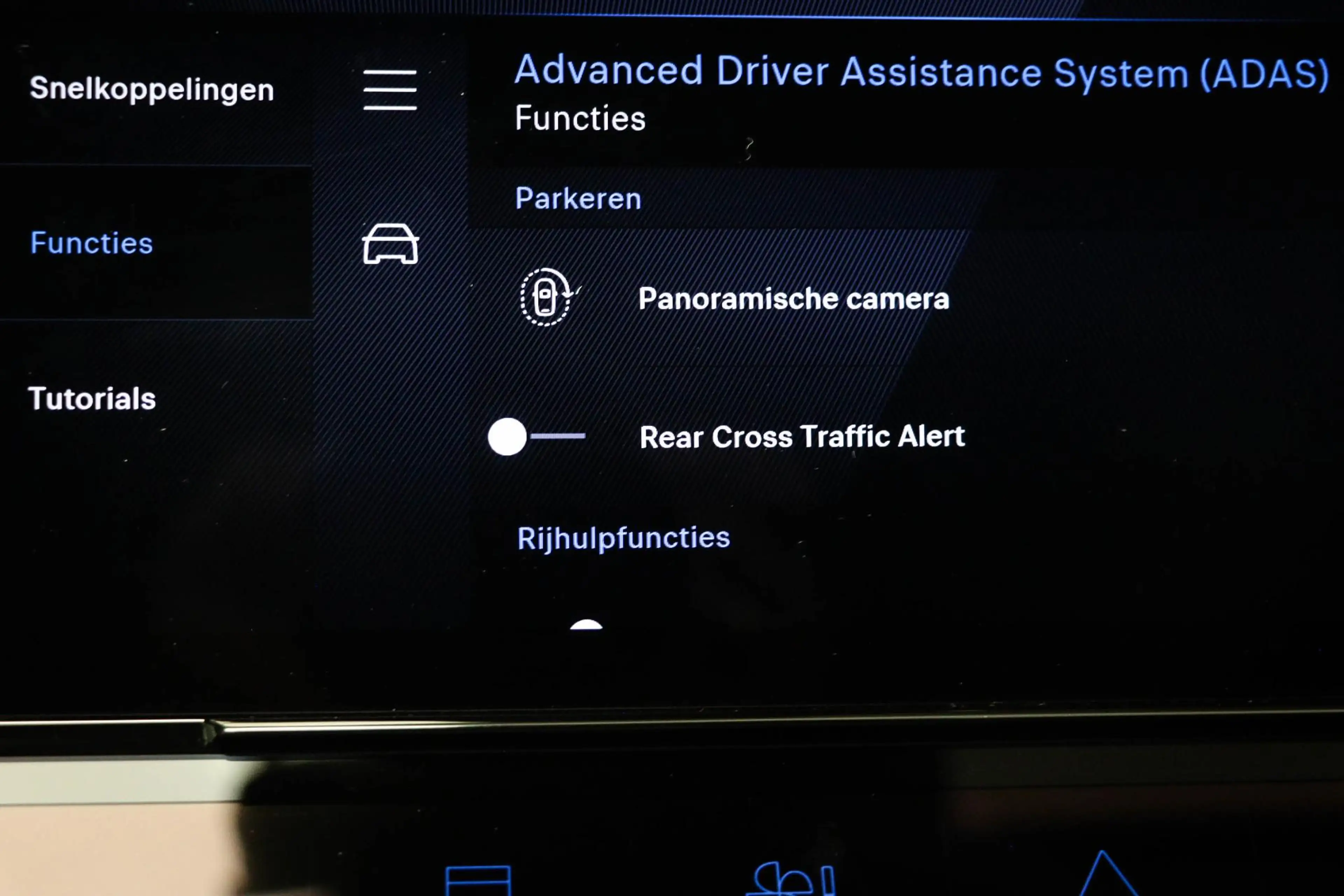 Peugeot 308 SW 1.2 Hybrid 136 e-DCS6 GT | LED | CLIMA | DAB | — photo 43