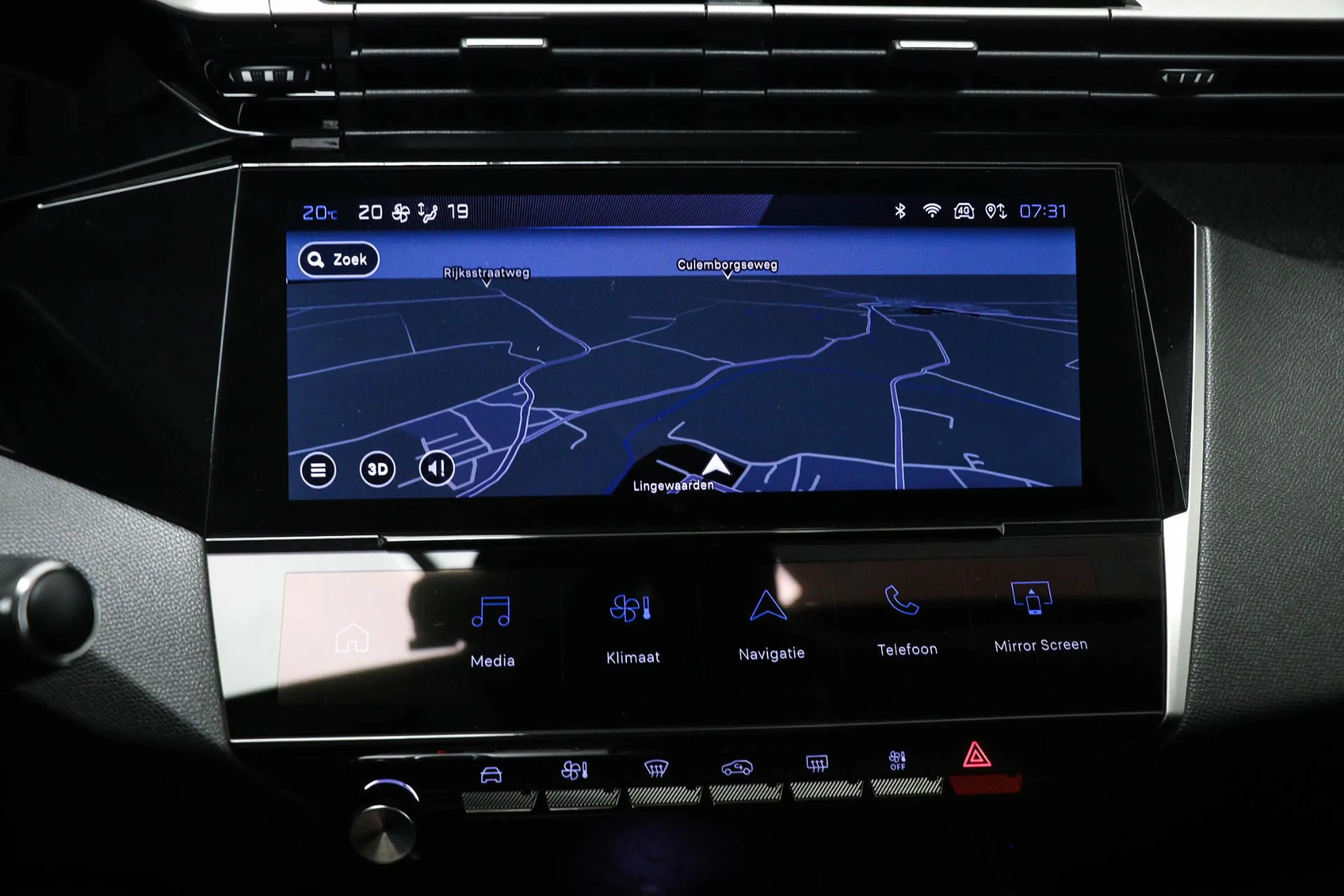 Peugeot 308 SW 1.2 Hybrid 136 e-DCS6 GT | LED | CLIMA | DAB | — photo 41