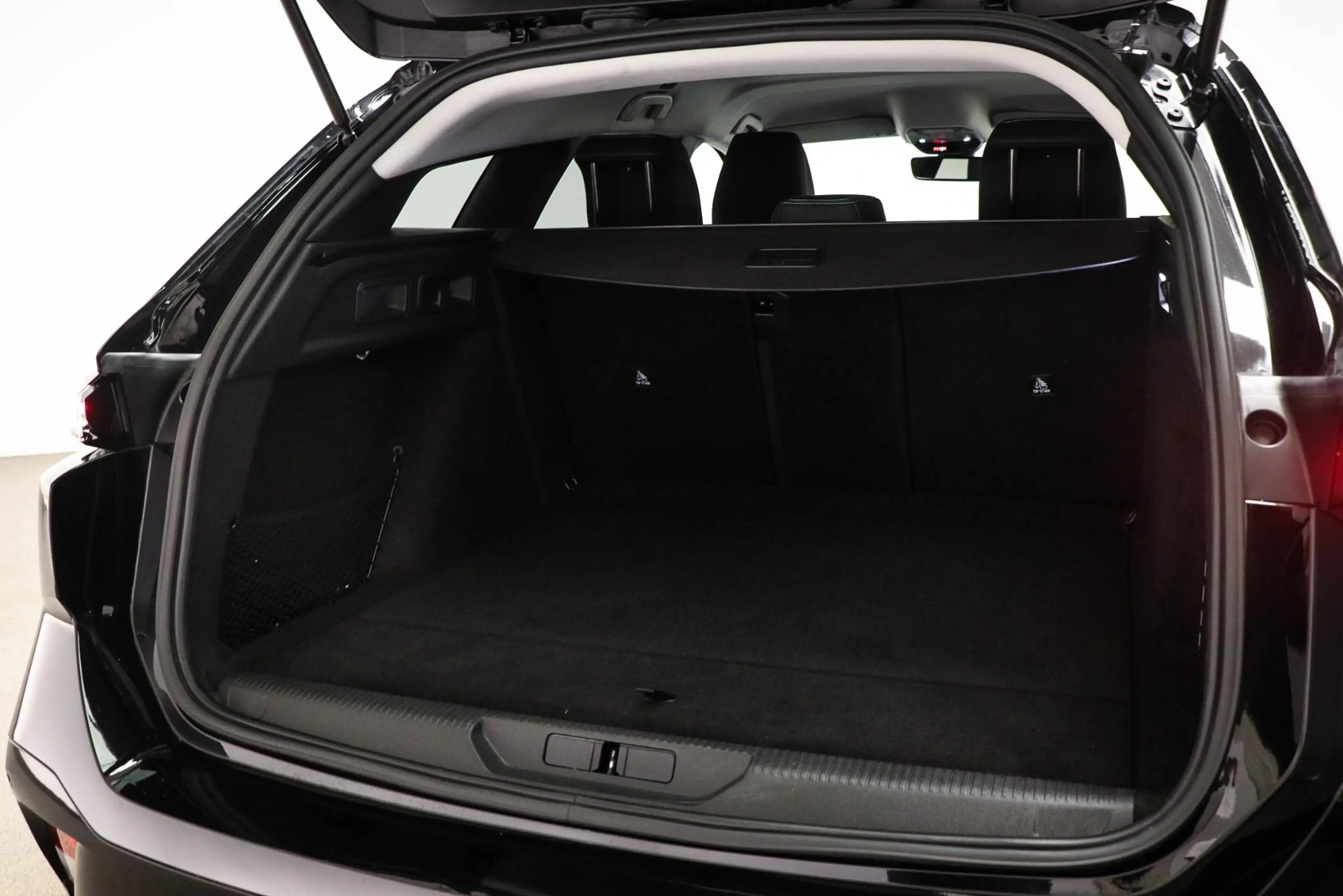 Peugeot 308 SW 1.2 Hybrid 136 e-DCS6 GT | LED | CLIMA | DAB | — photo 13