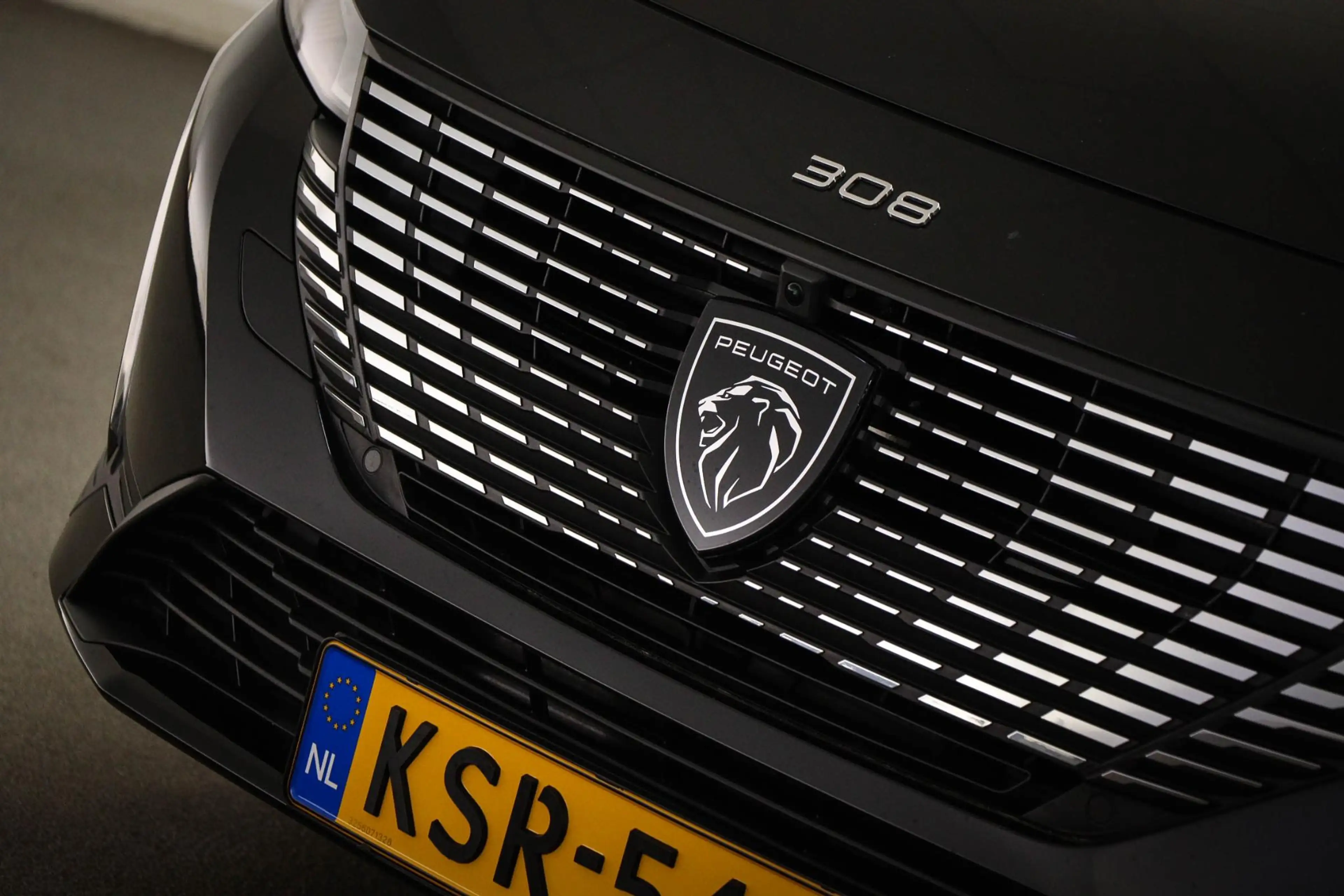 Peugeot 308 SW 1.2 Hybrid 136 e-DCS6 GT | LED | CLIMA | DAB | — photo 14