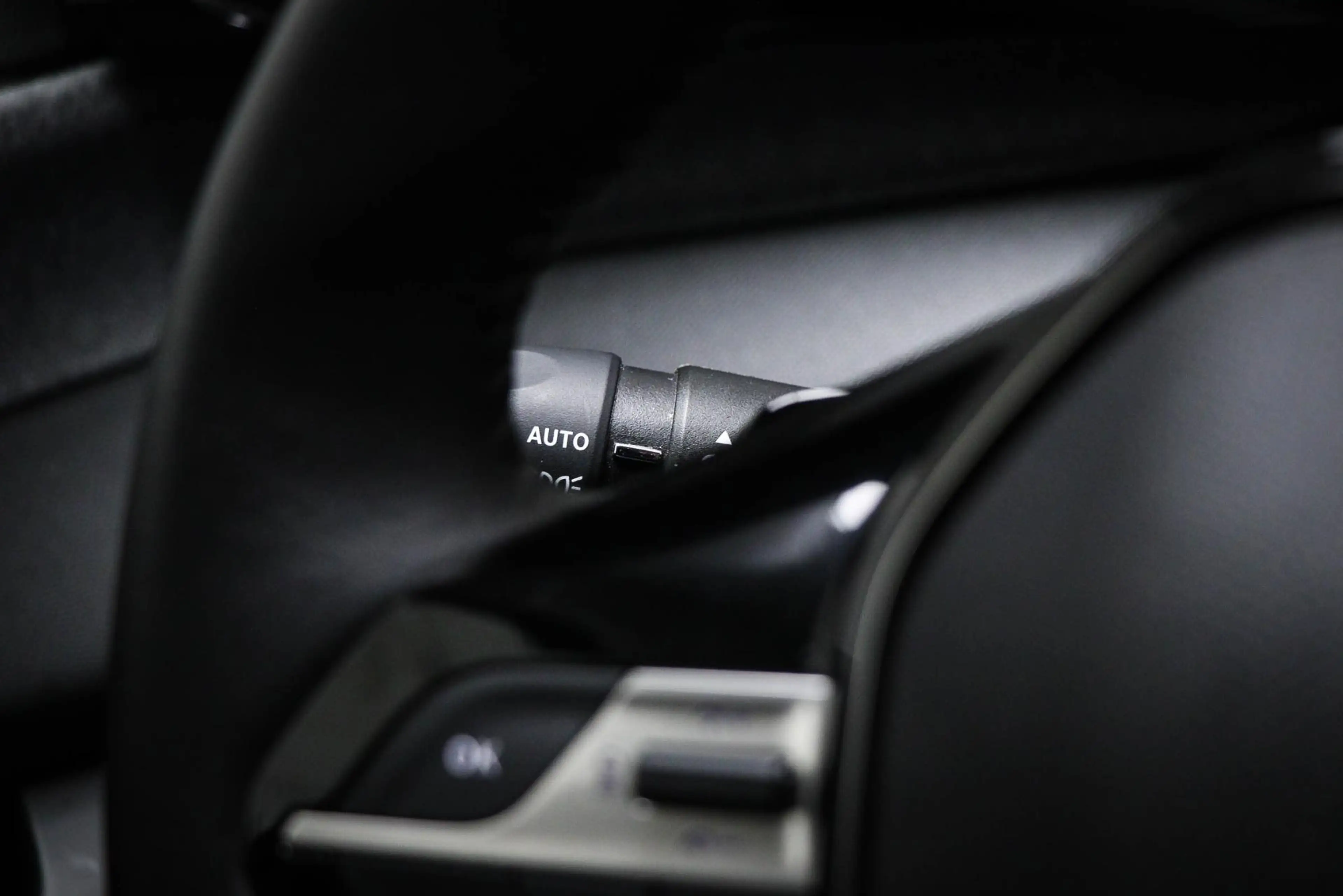 Peugeot 308 SW 1.2 Hybrid 136 e-DCS6 GT | LED | CLIMA | DAB | — photo 31