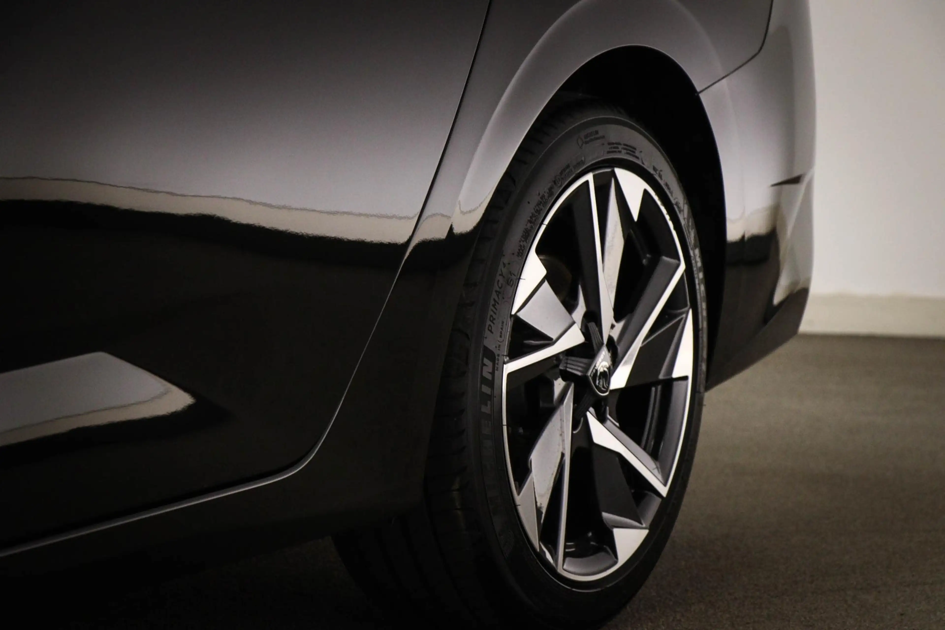 Peugeot 308 SW 1.2 Hybrid 136 e-DCS6 GT | LED | CLIMA | DAB | — photo 20