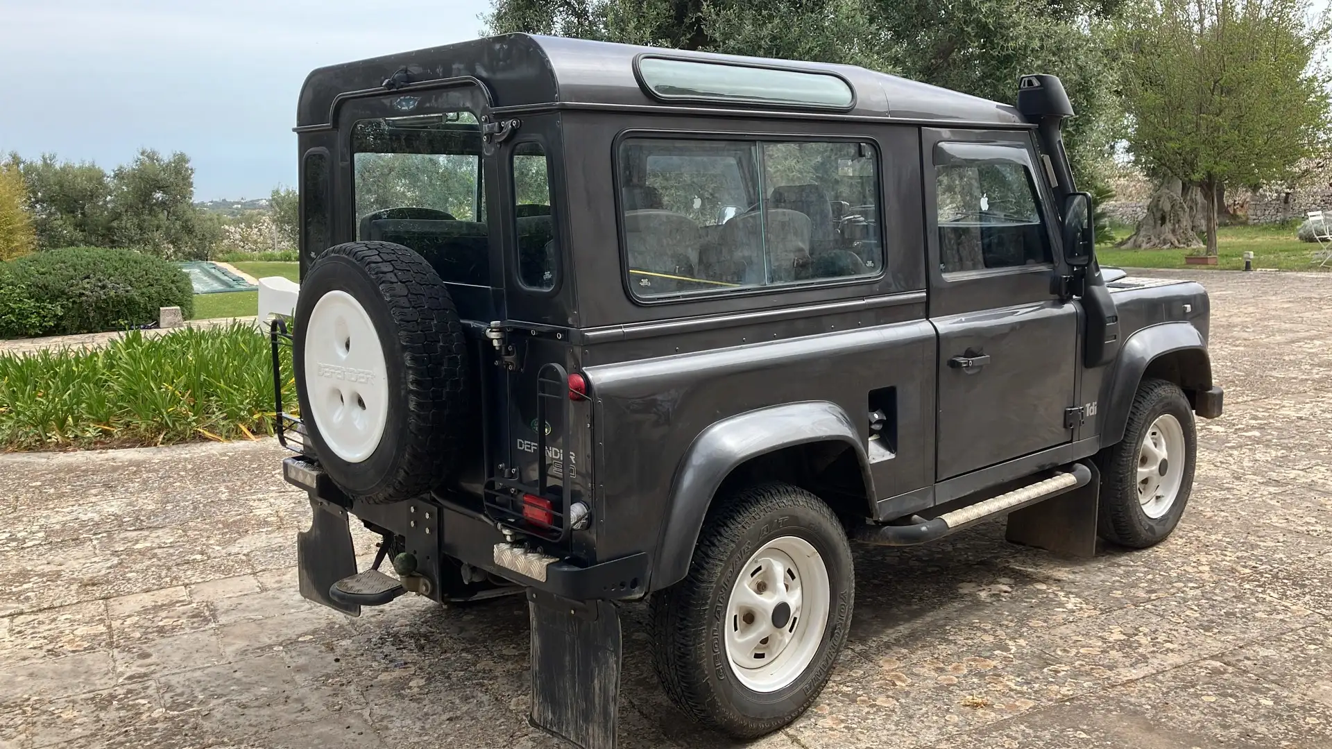 Land Rover Defender 90 2.5 tdi County Noir - 1