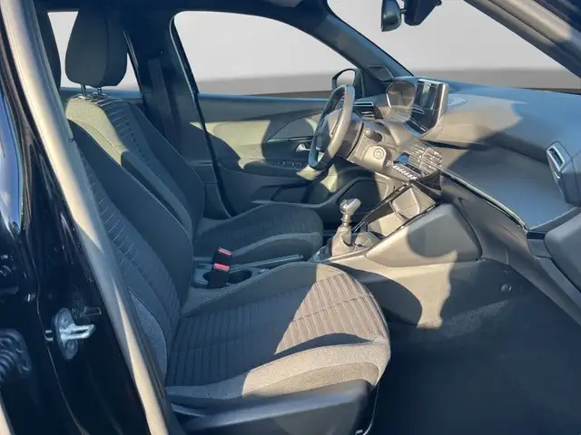 Peugeot 2008 view 9