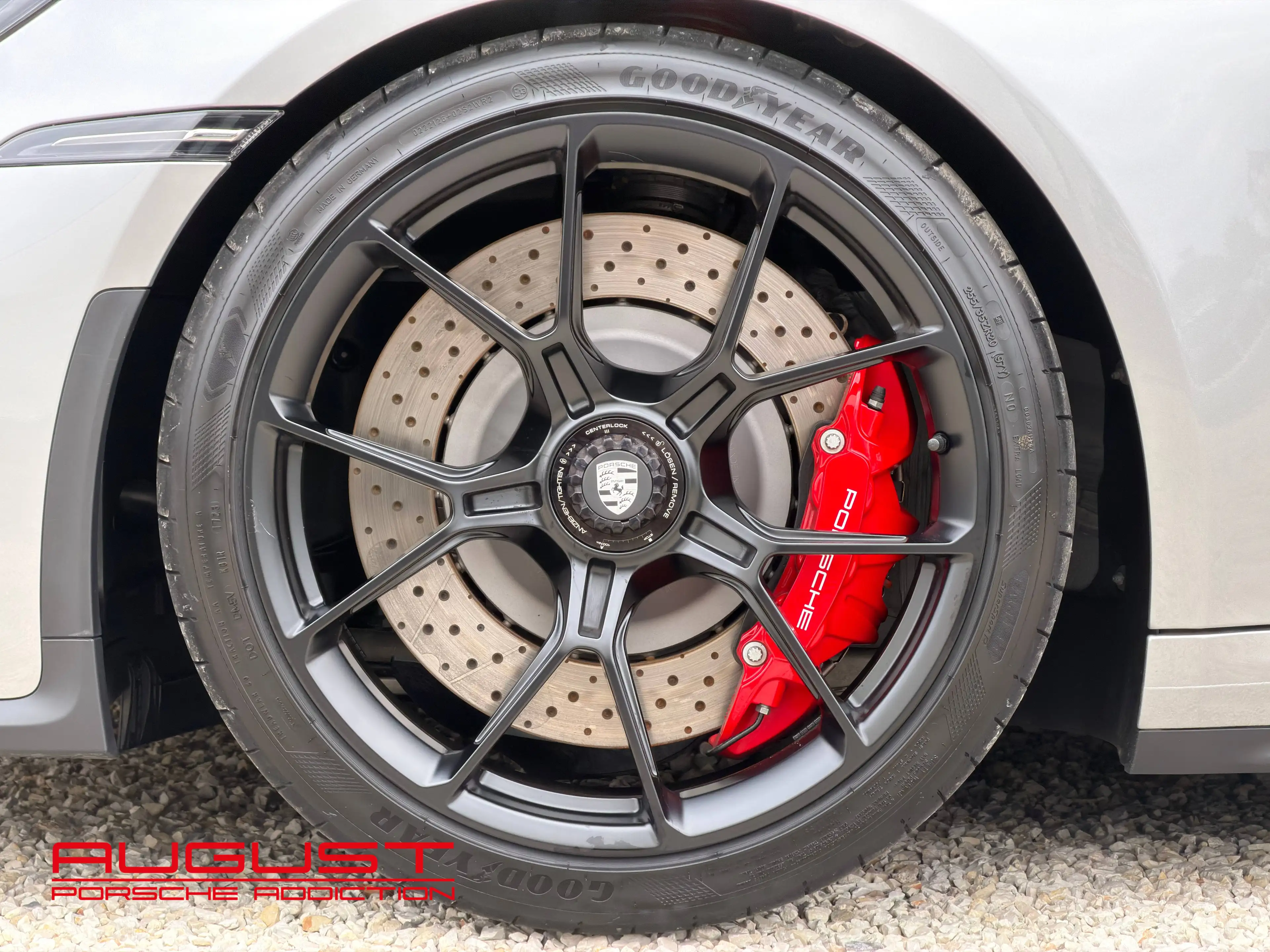 Porsche 992 992 GT3 Touring 2024 — photo 2