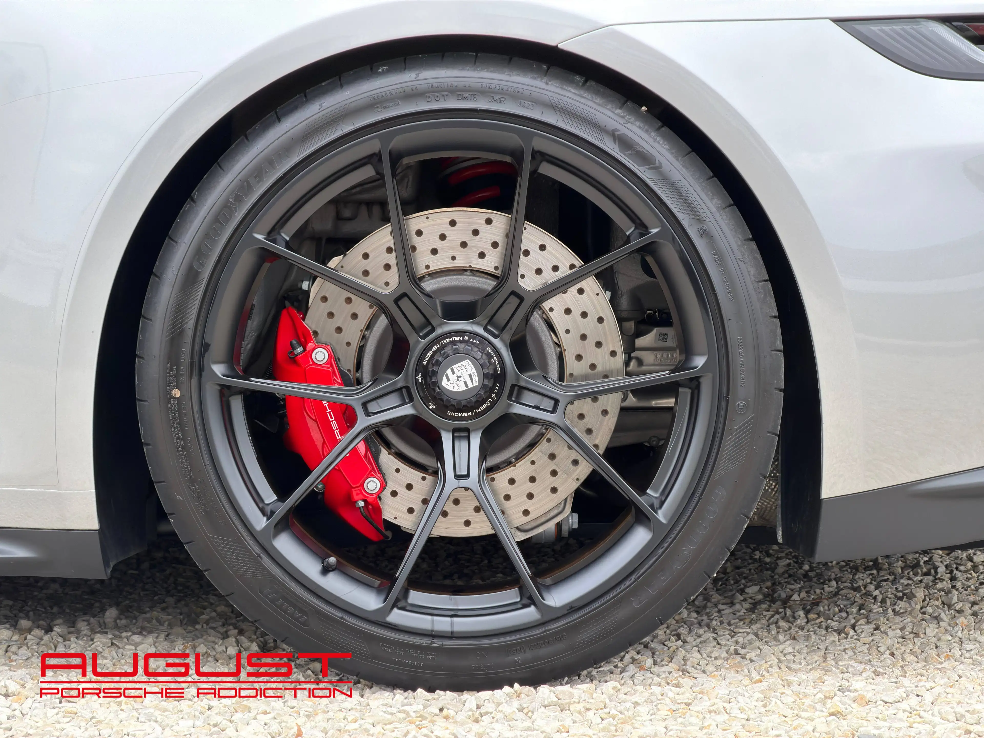 Porsche 992 992 GT3 Touring 2024 — photo 3
