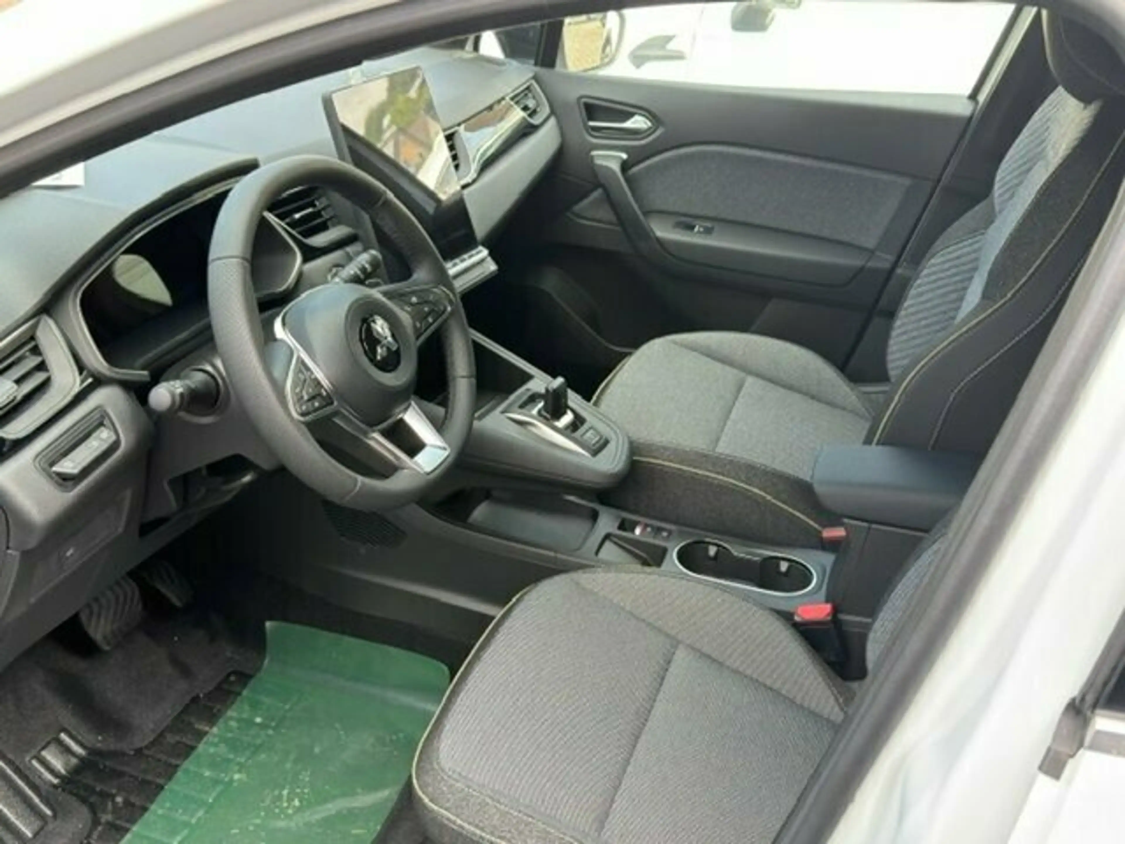 Mitsubishi Grandis Intro Edition 1.3 T-Benziner 7-DCT — photo 7