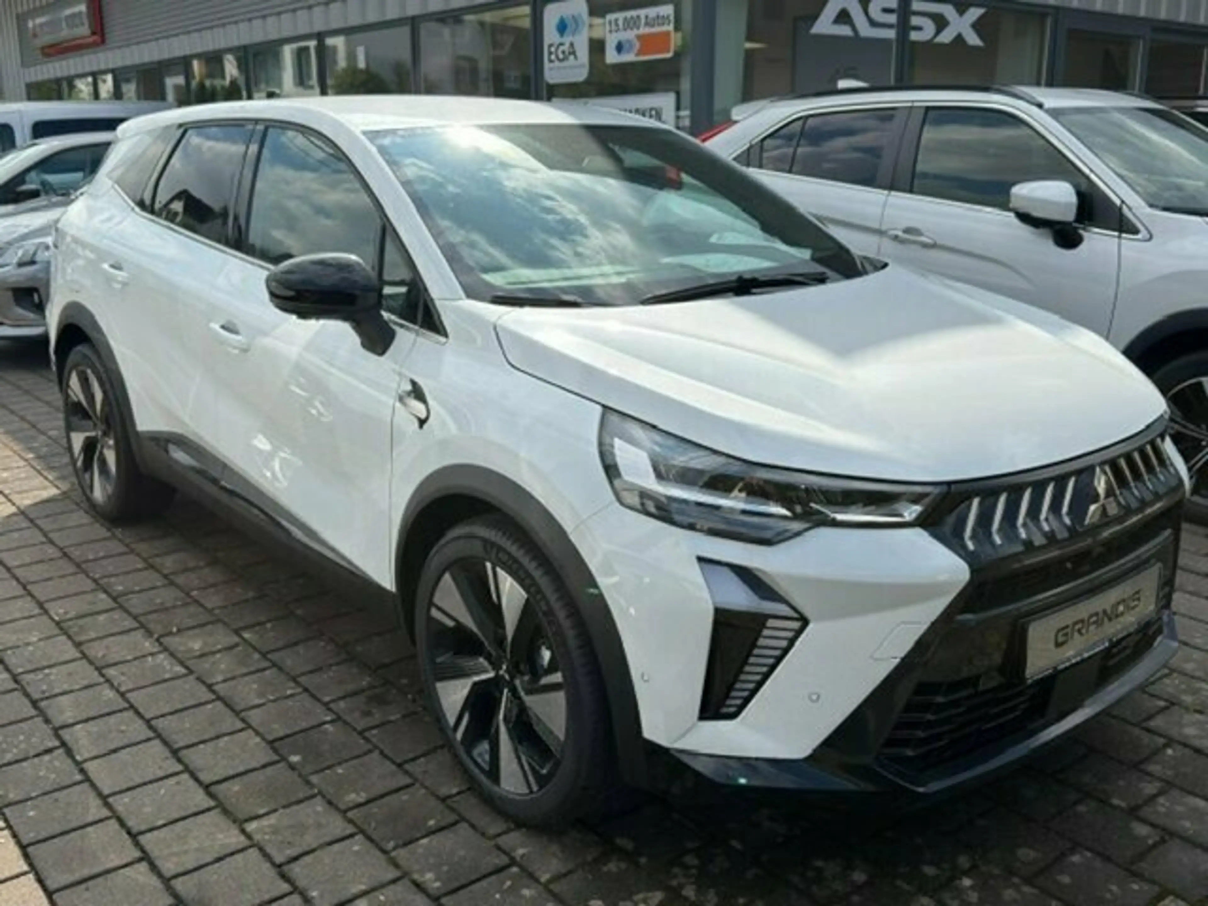Mitsubishi Grandis Intro Edition 1.3 T-Benziner 7-DCT — photo 6