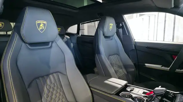 Lamborghini Urus view 24