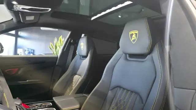 Lamborghini Urus view 15