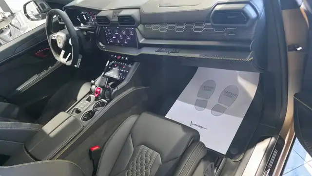 Lamborghini Urus view 20