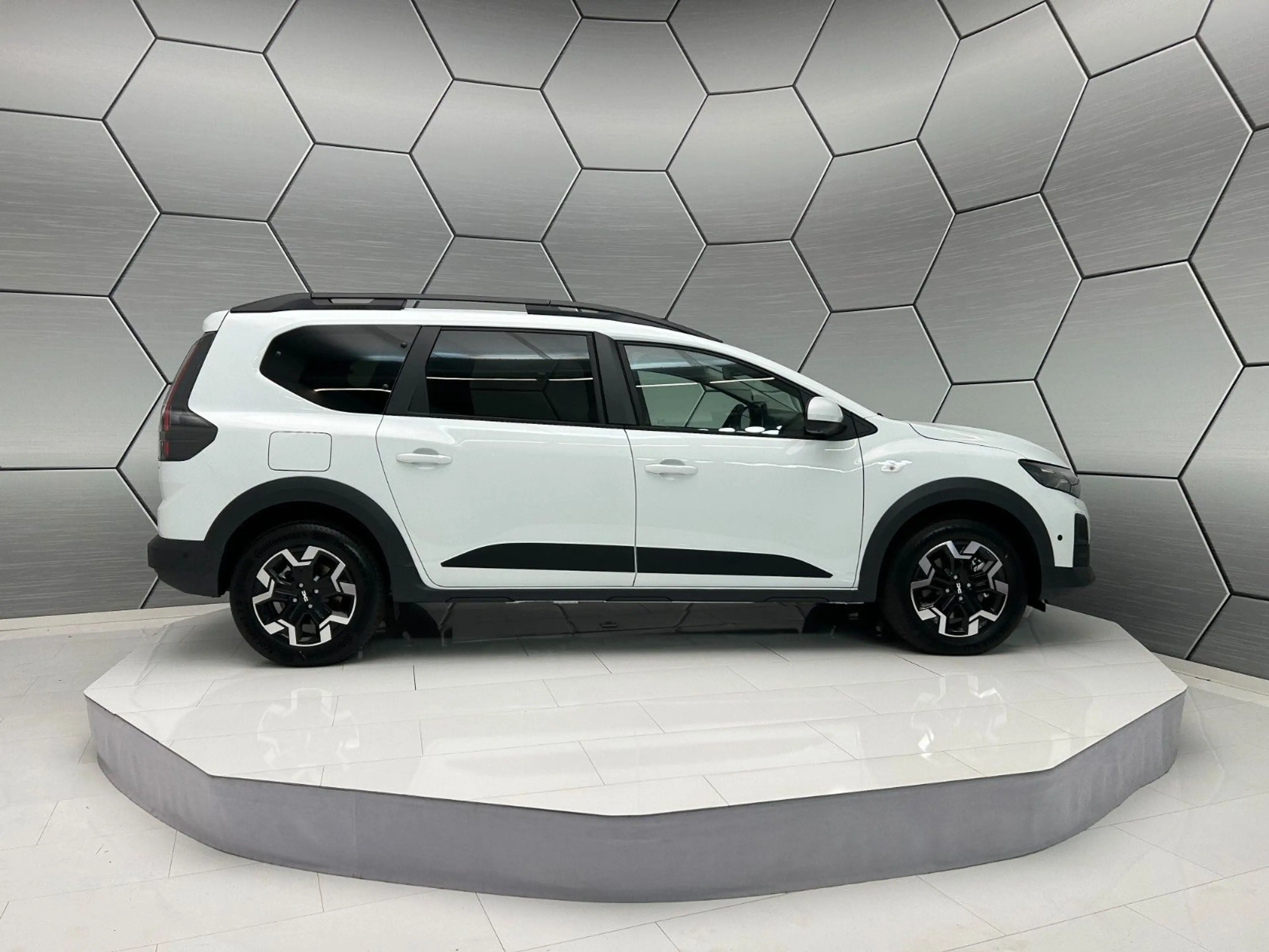 Dacia Jogger Extreme Eco-G 120 7-Sitzer Winter/Driving — photo 7