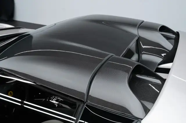 Ferrari 812 view 5