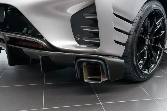 Ferrari 812 view 12
