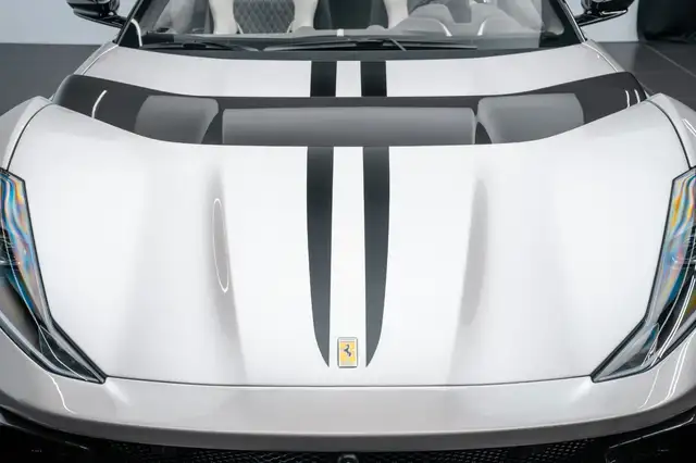 Ferrari 812 view 7