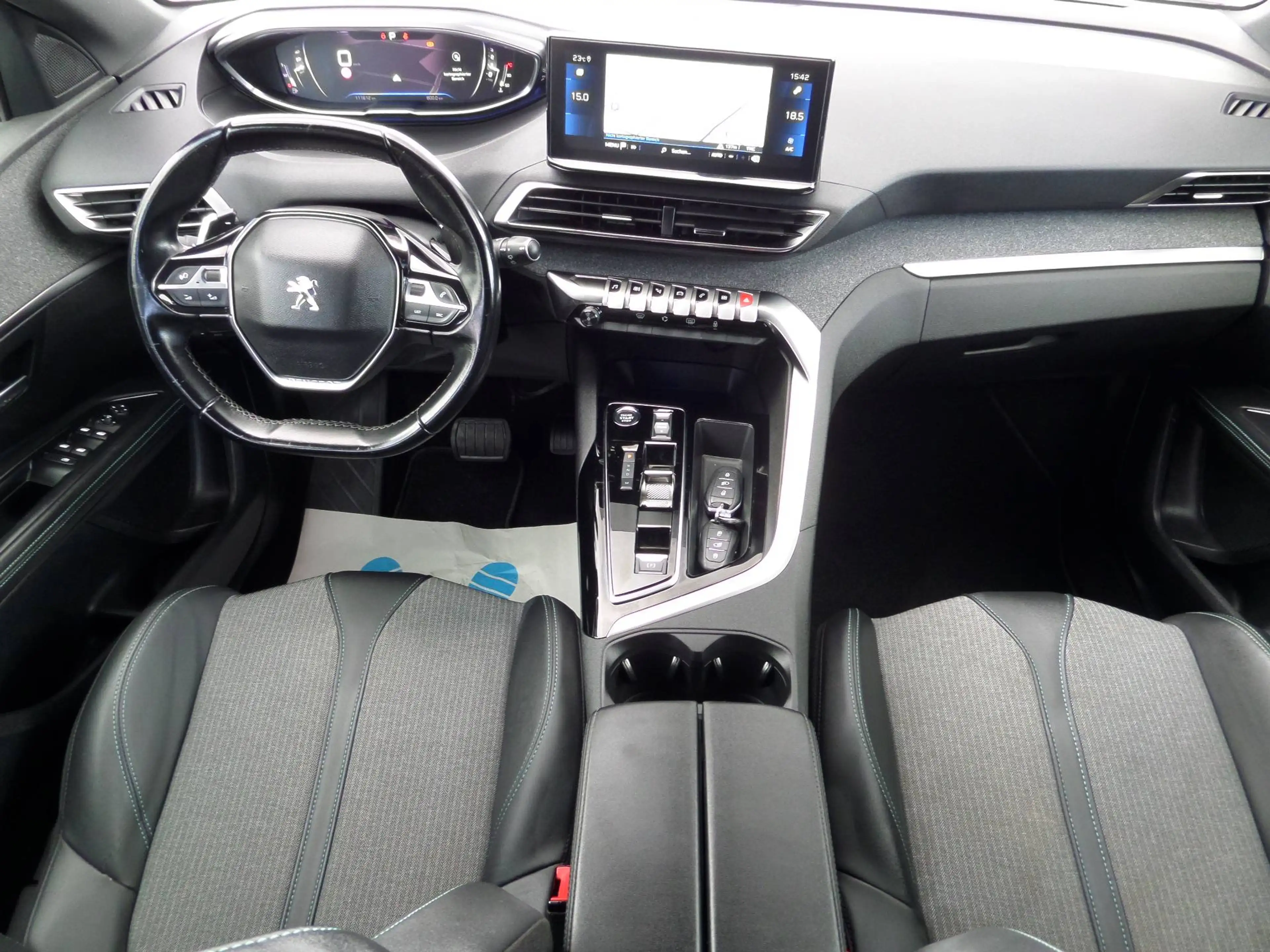 Peugeot 5008 1.5 BlueHDI+Autom+7xT-Leder+Navi+LED+Cam+Totw.+SpurA.+1.Hand+metallic weiss — photo 9