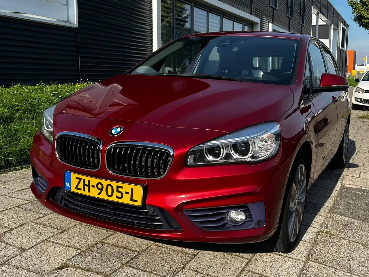 BMW 225